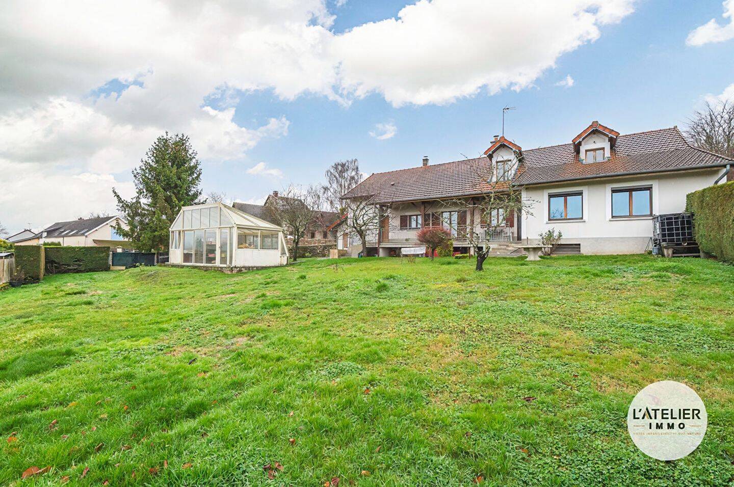 Maison 5 pièces 218 m² · à Mareuil-en-Brie · 218 m² · 235 000 €