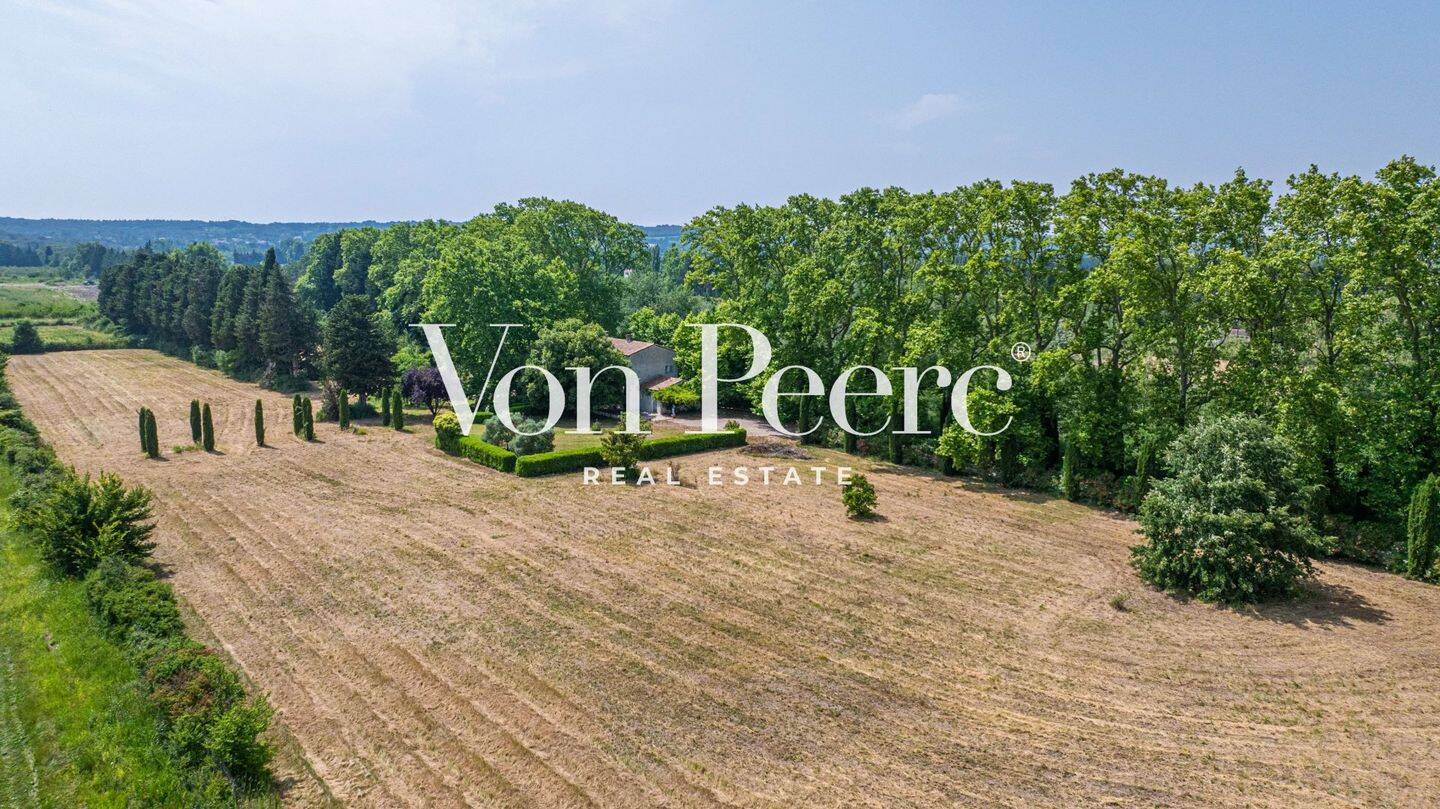 Maison 8 pièces 240 m² · à Caumont-sur-Durance · 240 m² · 795 000 €