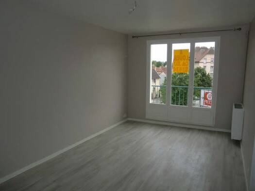 Appartement à louer 635 € 2 pièces 1 chambre 43 m² Étage 3/3 Centre Ville Mondeville 14120