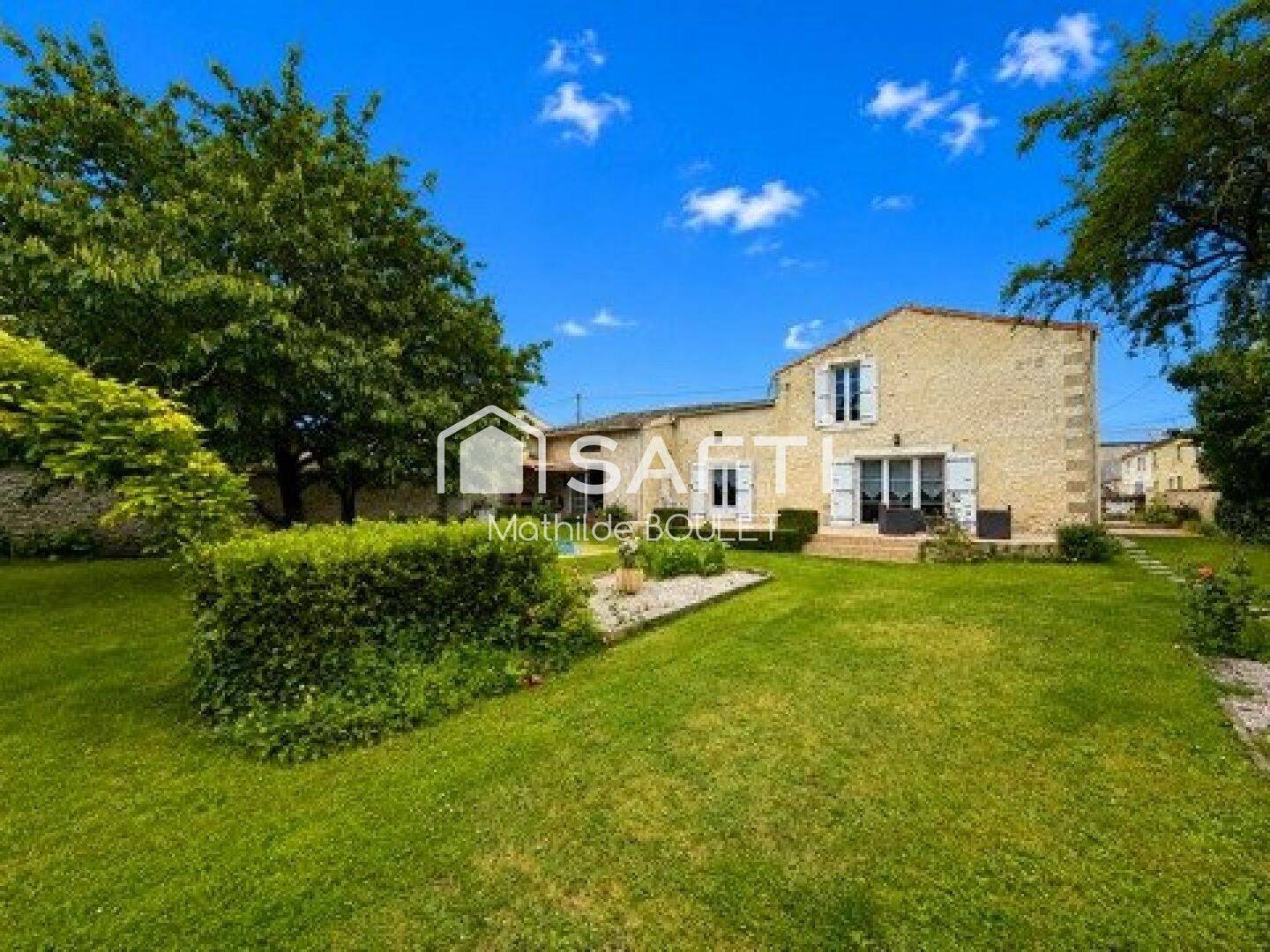 Maison 6 pièces 190 m² · à Nuaillé-d'Aunis · 190 m² · 367 500 €