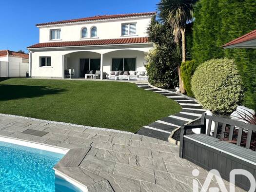 Demeure à vendre 875 000 € 6 pièces 4 chambres 328 m² 814 m² de terrain Centre Tarnos 40220