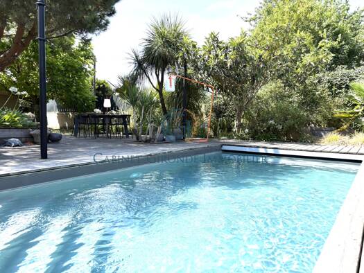 Maison à vendre 599 830 € 8 pièces 4 chambres 169,7 m² 932 m² de terrain Villenave-d'Ornon 33140