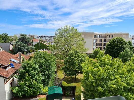 Appartement à vendre 232 000 € 2 pièces 1 chambre 47,2 m² Étage 3/3 Chatou 78400