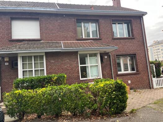 Maison à louer 1 200 € 61 pièces 61 m² Saint Jacques-Saint Roch Amiens 80000