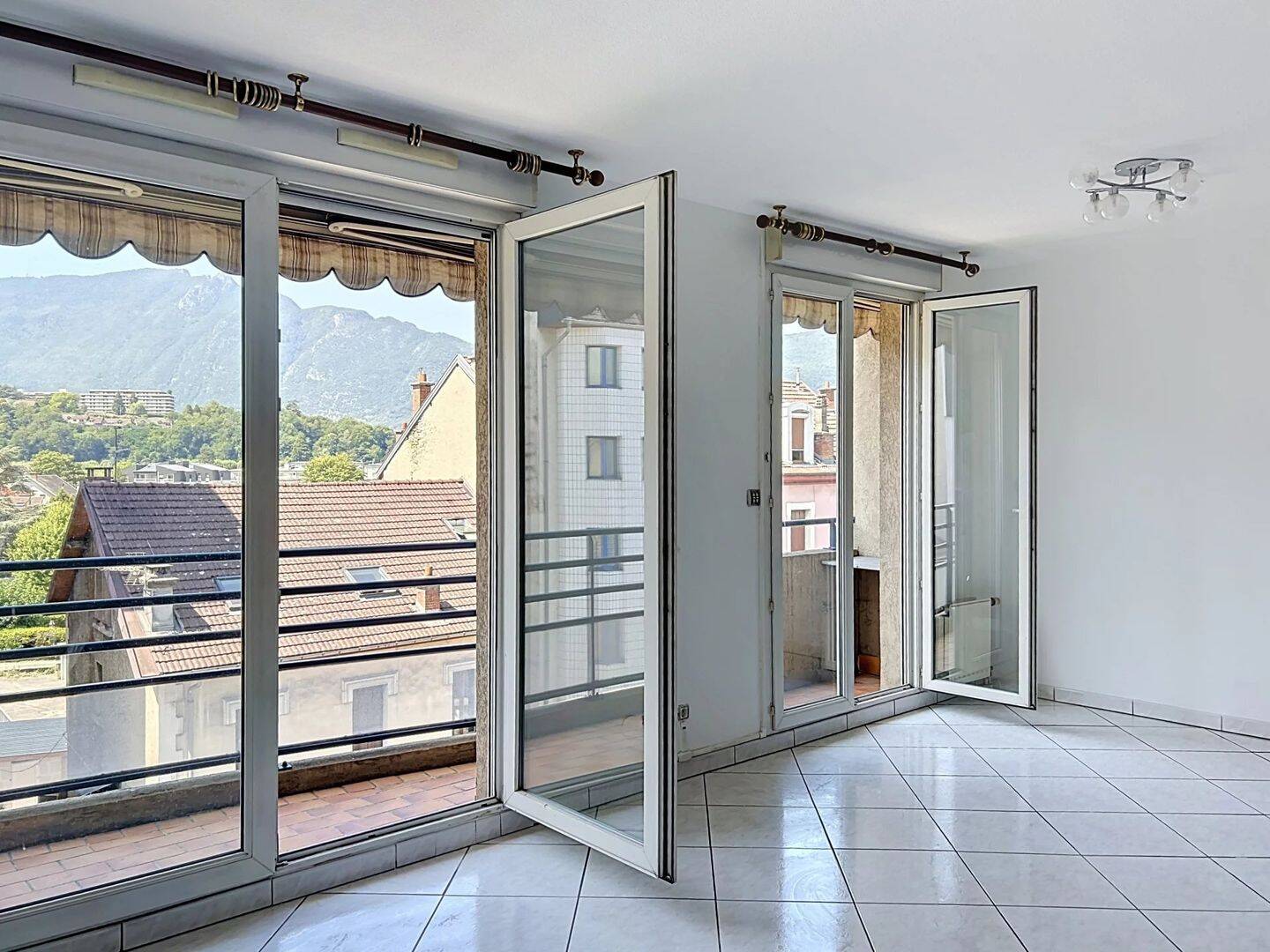 Appartement 4 pièces 76 m² · à Aix-les-Bains · 75,9 m² · 1 250 €