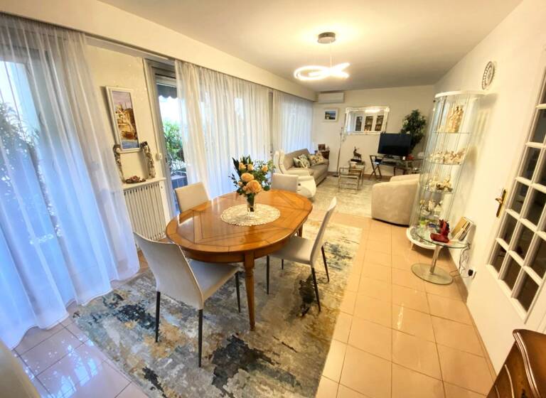 Appartement en viager occupé Bouquet 402 000 € 4 pièces 3<br/>chambres 117 m²<br/>superficie 2/7<br/>étage Garibaldi Nice 06300