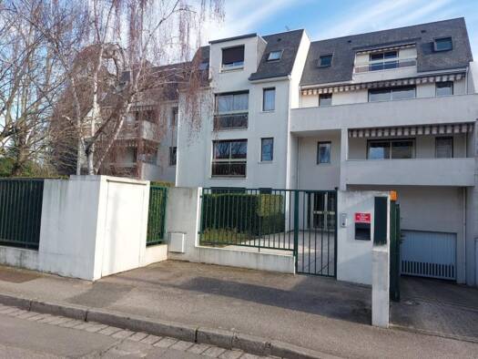 Appartement à louer 1 200 € 4 pièces 3 chambres 108 m² Étage 2/3 Saint Lazare Vernon 27200