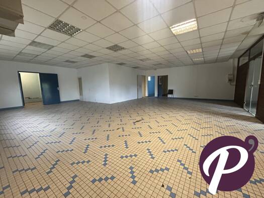Entrepôt à vendre 118 000 € 150 m² d'espace de stockage Bergerac 24100
