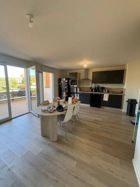 Appartement 3 pièces 77 m² · à Anse · 77 m² · 990 €