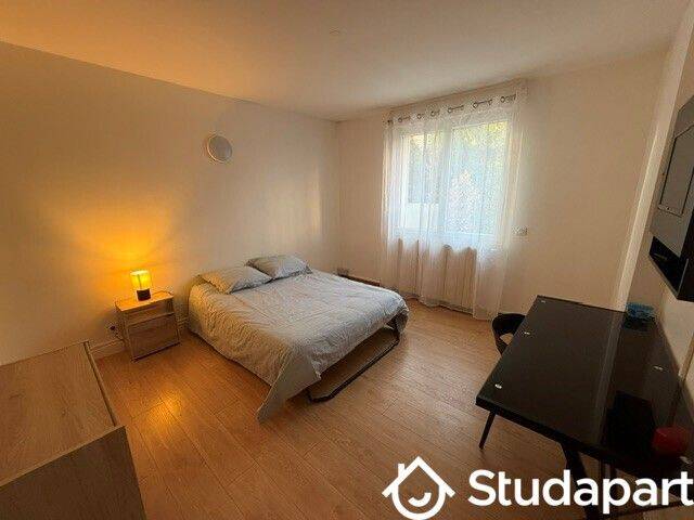 1 pièce 10 m² · à Valence · 10 m² · 340 €/mois