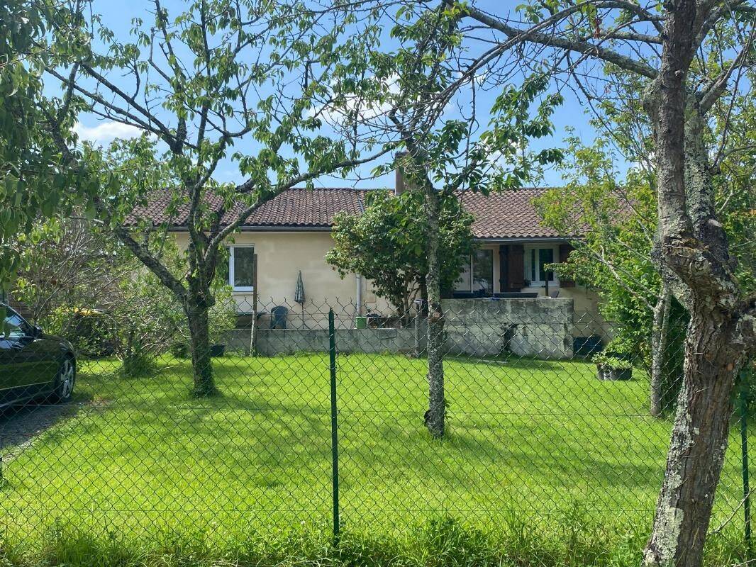 Maison 3 pièces 68 m² · à Sallebœuf · 67,6 m² · 1 180 €