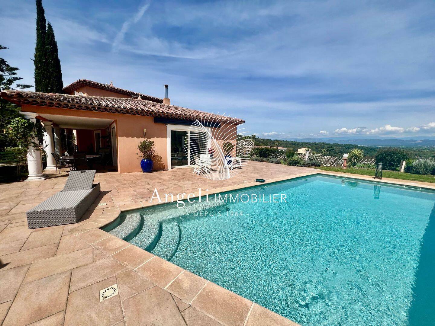 Maison 5 pièces 220 m² · à Fréjus · 220 m² · 1 195 000 €
