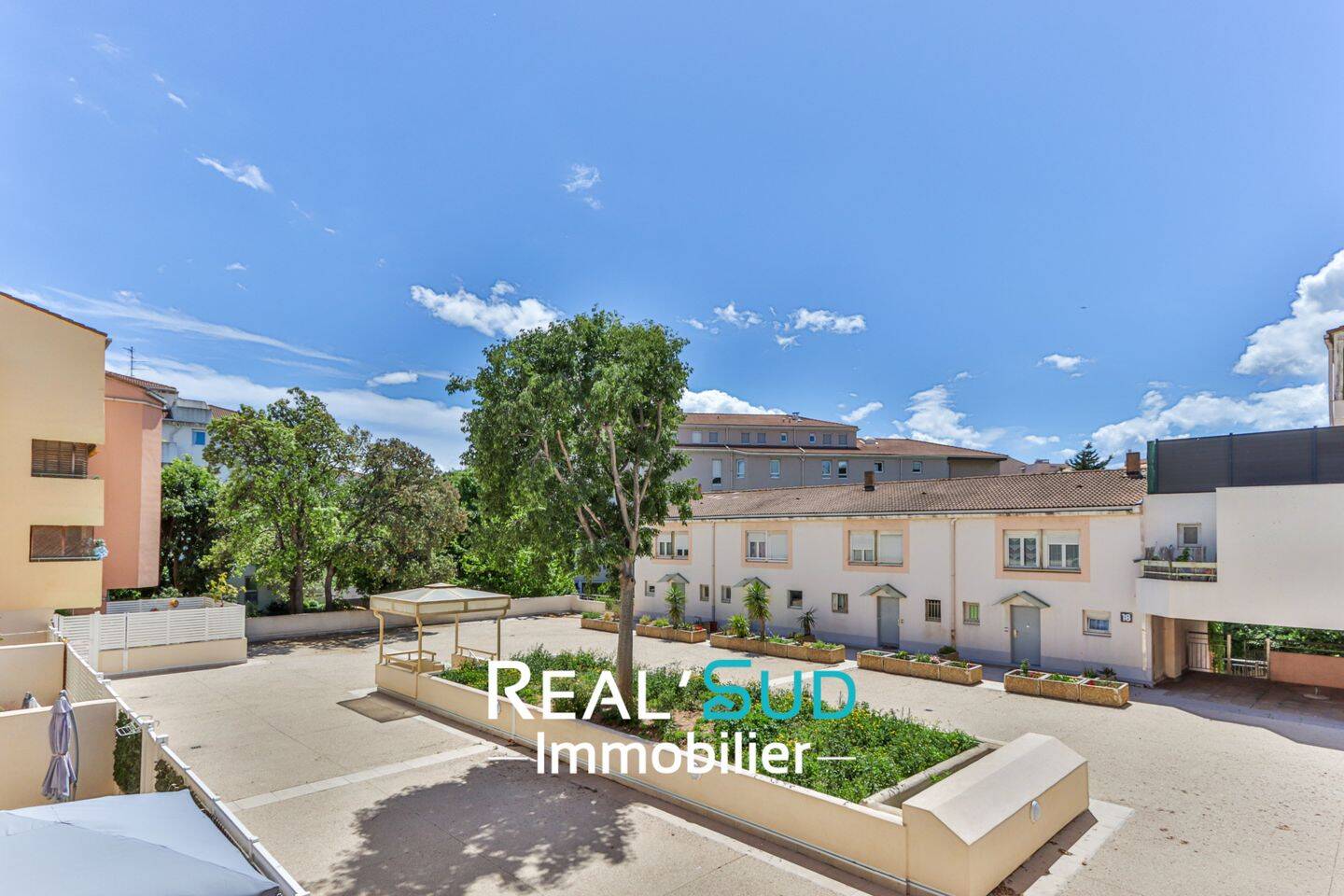 Appartement 2 pièces 53 m² · à Marseille 8ème Arrondissement · 53 m² · 295 000 €