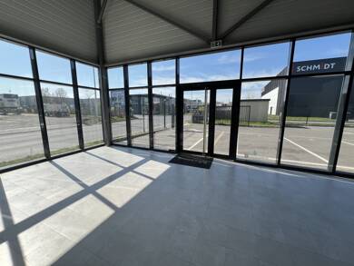 Local commercial à louer 4 302 € 345 m² de surface de vente Sud Est et Nord Est Cormontreuil 51350