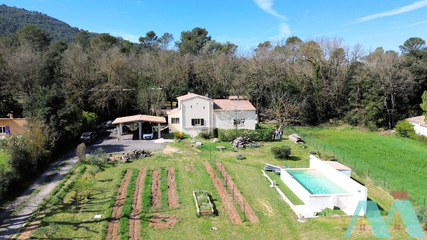 Maison 6 pièces 150 m² · à Signes · 150 m² · 480 000 €