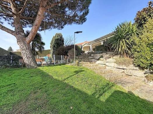 Villa à vendre 539 900 € 5 pièces 4 chambres 310 m² 1 207 m² de terrain Saint-Martin-la-Plaine 42800