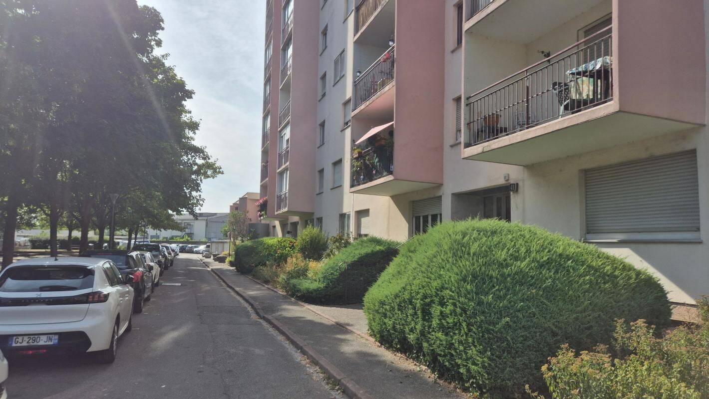 Appartement 5 pièces 90 m² · à Mulhouse · 90 m² · 103 000 €