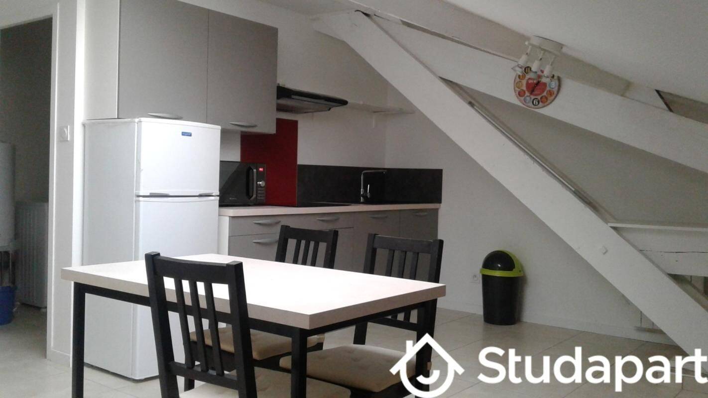 Appartement 1 pièce 32 m² · à Saint-Étienne · 32 m² · 420 €