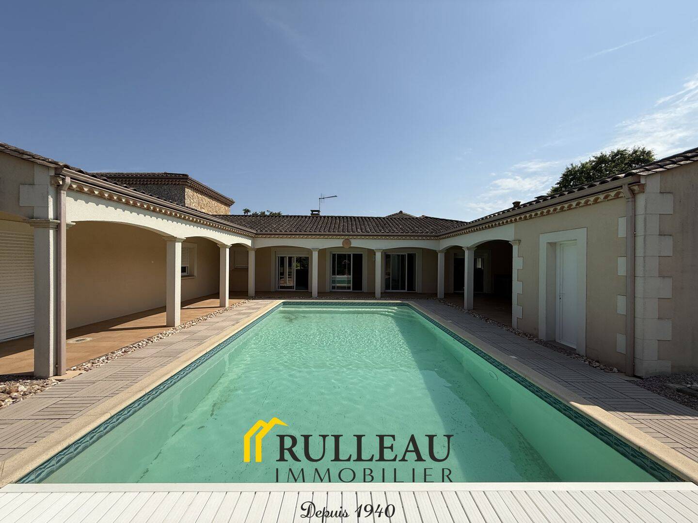 Maison 6 pièces 227 m² · à Ambarès-Et-Lagrave · 227 m² · 625 000 €