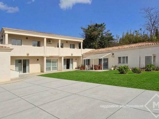 Maison de plain-pied à vendre 1 350 000 € 8 pièces 4 chambres 478 m² 2 000 m² de terrain La Fourragère Marseille 12ème arrondissement 13012