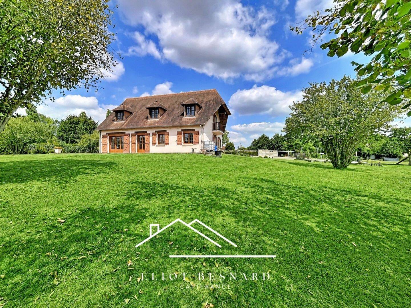 Maison 4 pièces 126 m² · à Lisieux · 126 m² · 332 800 €