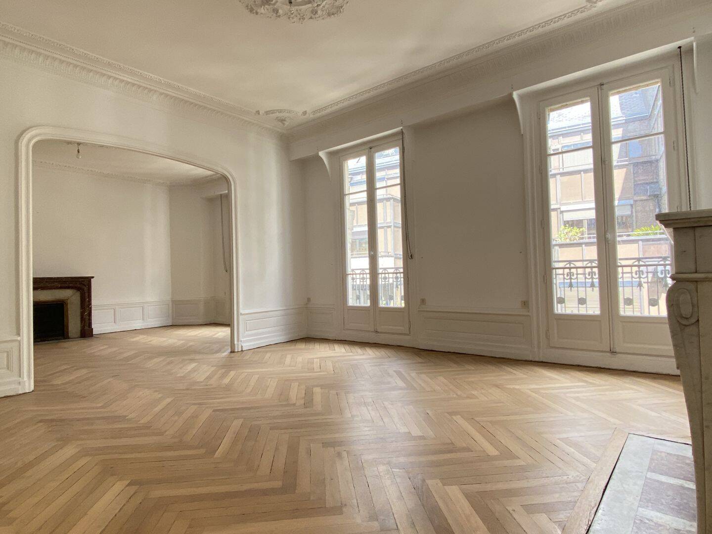 Appartement 6 pièces 148 m² · à Nantes · 148,3 m² · 1 990 €
