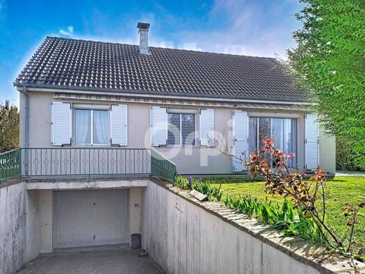 Maison de plain-pied à vendre 210 000 € 4 pièces 3 chambres 82,2 m² 880 m² de terrain La Rue-Saint-Pierre 60510