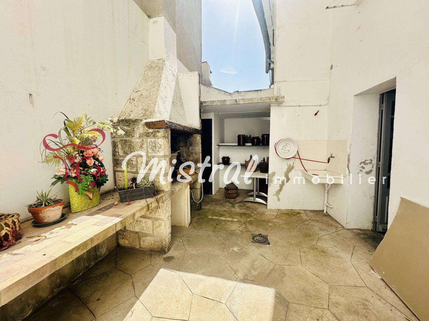 Maison 7 pièces 228 m² · à Aigues-Mortes · 228 m² · 498 000 €