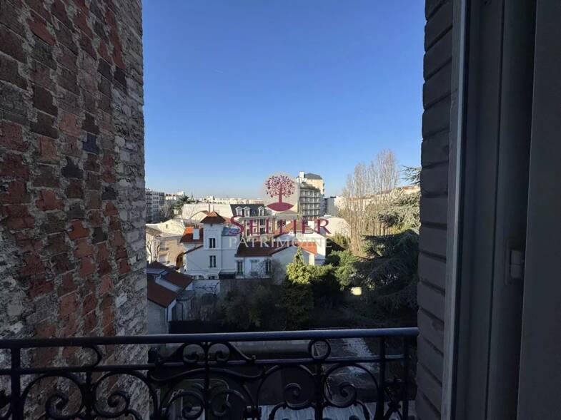 Appartement à vendre 350 000 € 2 pièces 38,6 m² Sous le toit, Étage 4/4 Diderot-Domaine du Bois Vincennes 94300
