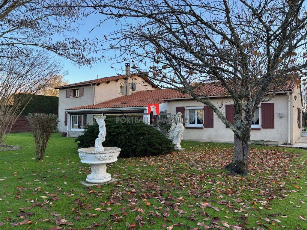 Maison 11 pièces 220 m² · à Cavignac · 220 m² · 285 000 €
