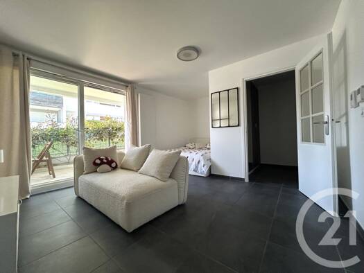 Appartement à louer 1 150 € 1 pièce 38 m² RDC Saint-Julien-en-Genevois 74160