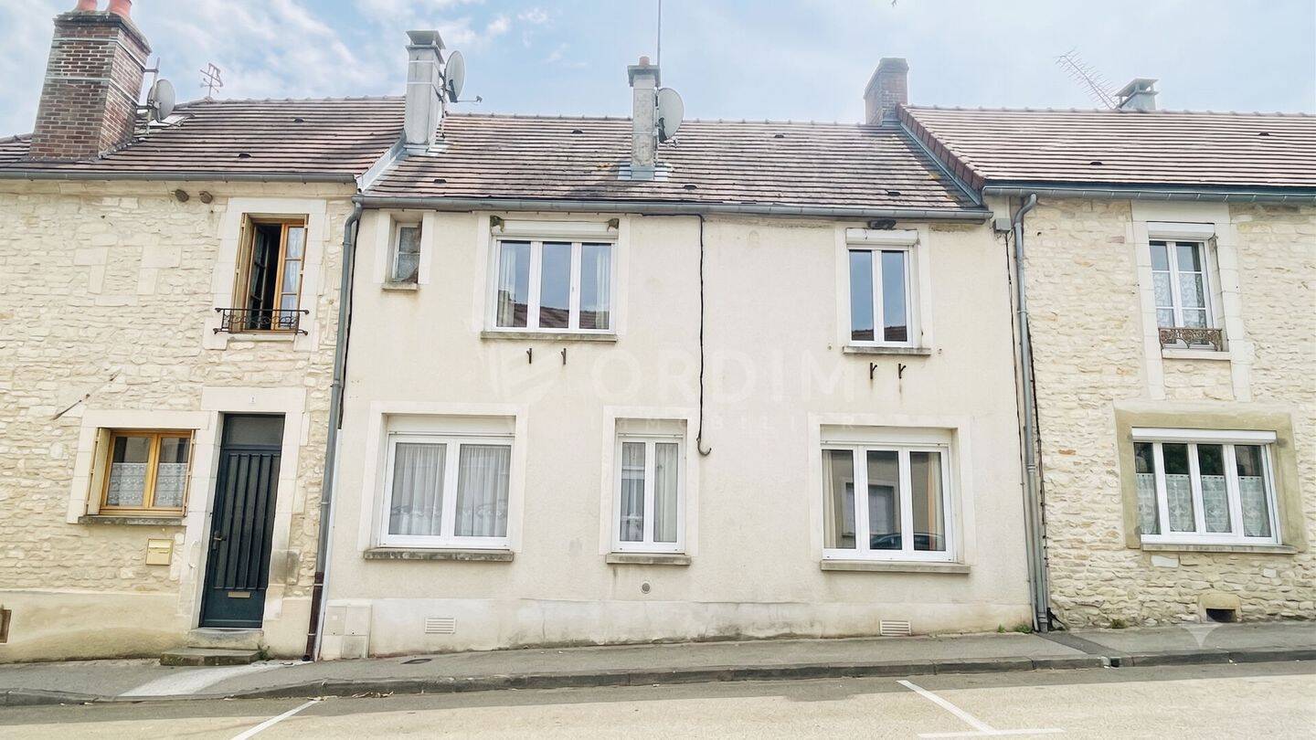 Maison 4 pièces 82 m² · à Chichée · 82 m² · 67 000 €