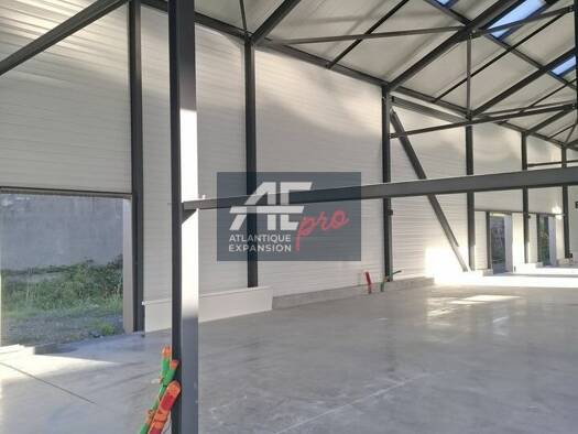 Local d'activités à louer 1 512 € 144 m² d'espace de stockage Bert-Les Ecarts Trignac 44570