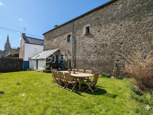Maison à vendre 246 000 € 4 pièces 2 chambres 140 m² Est Pluvigner 56330
