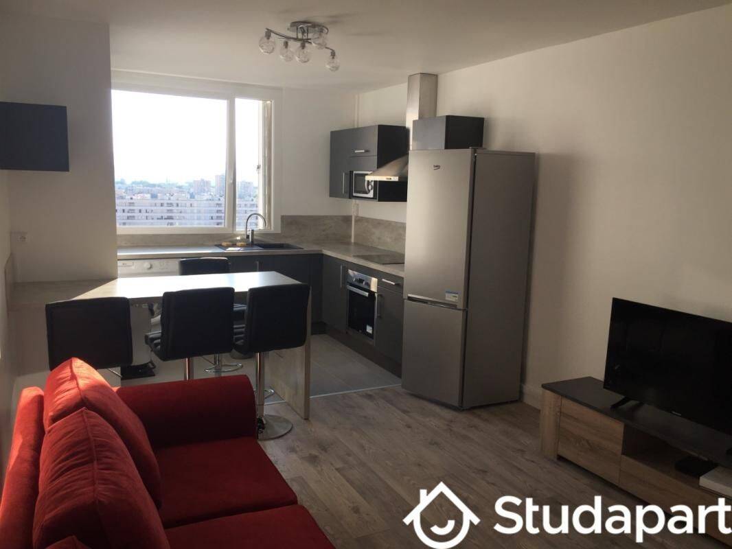 1 pièce 10 m² · à Lyon 8ème Arrondissement · 10 m² · 535 €/mois