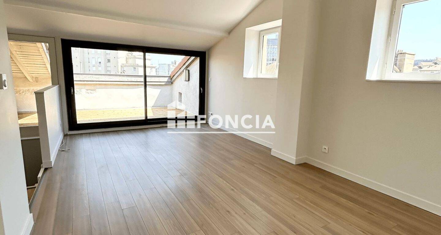 Appartement 2 pièces 61 m² · à Saint-Étienne · 61 m² · 585 €