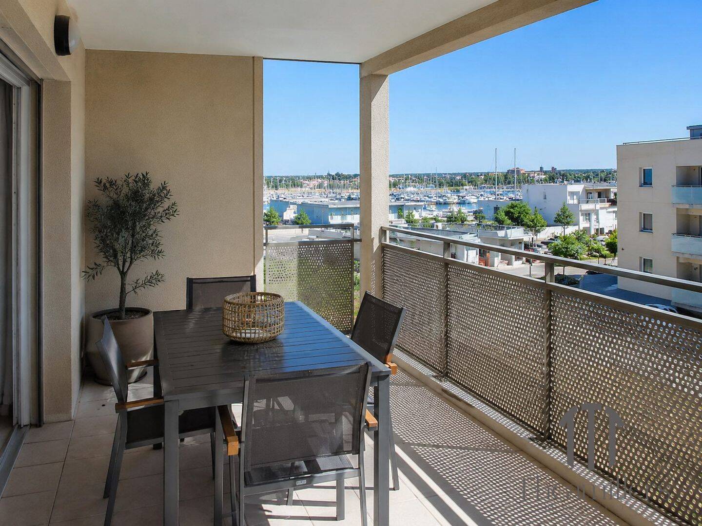Appartement 3 pièces 59 m² · à Port-Saint-Louis-du-Rhône · 59 m² · 197 000 €