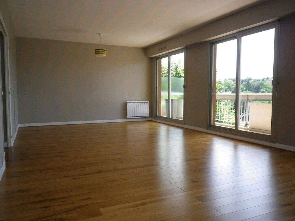 Appartement 4 pièces 126 m² · à Saint-Germain-en-Laye · 126 m² · 2 700 €