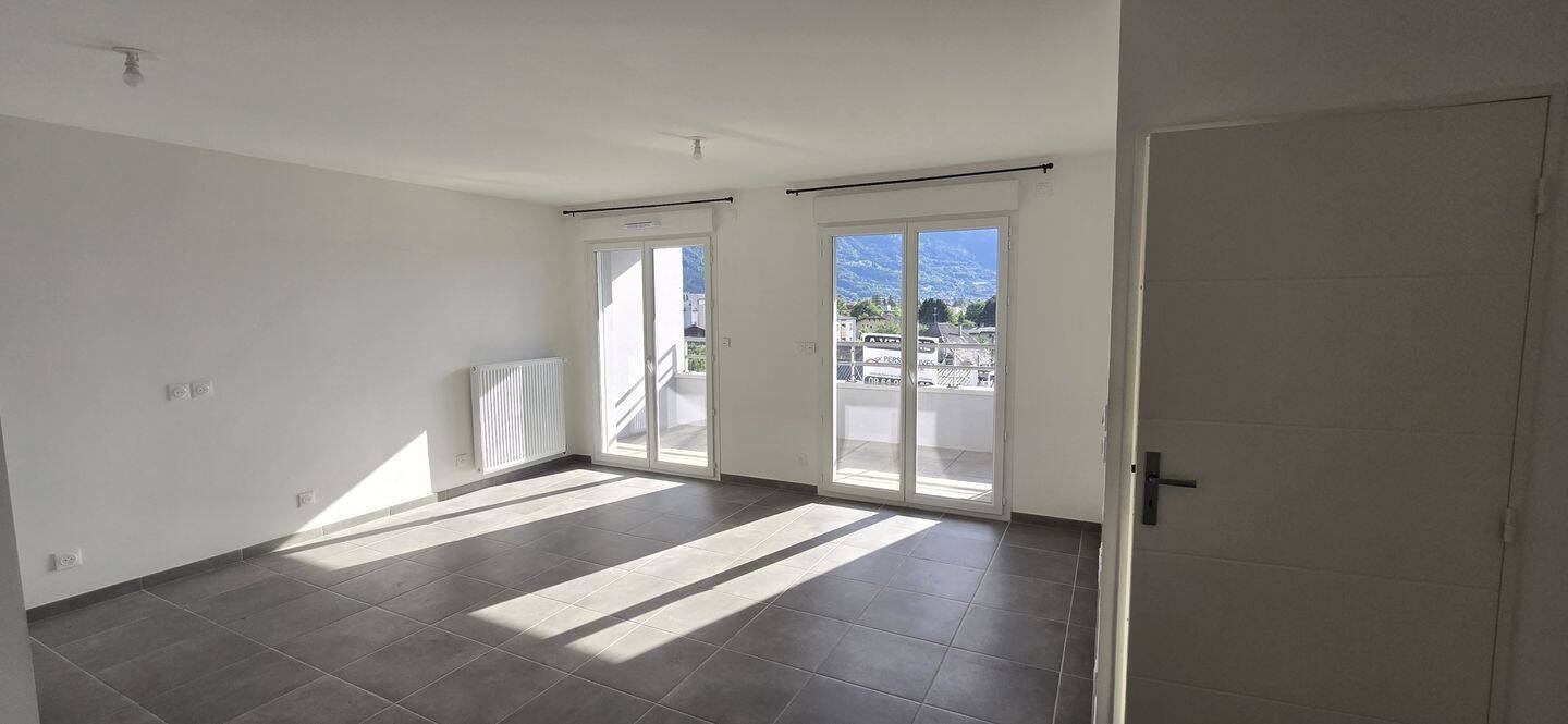 Appartement 1 pièce 44 m² · à Cluses · 44 m² · 750 €