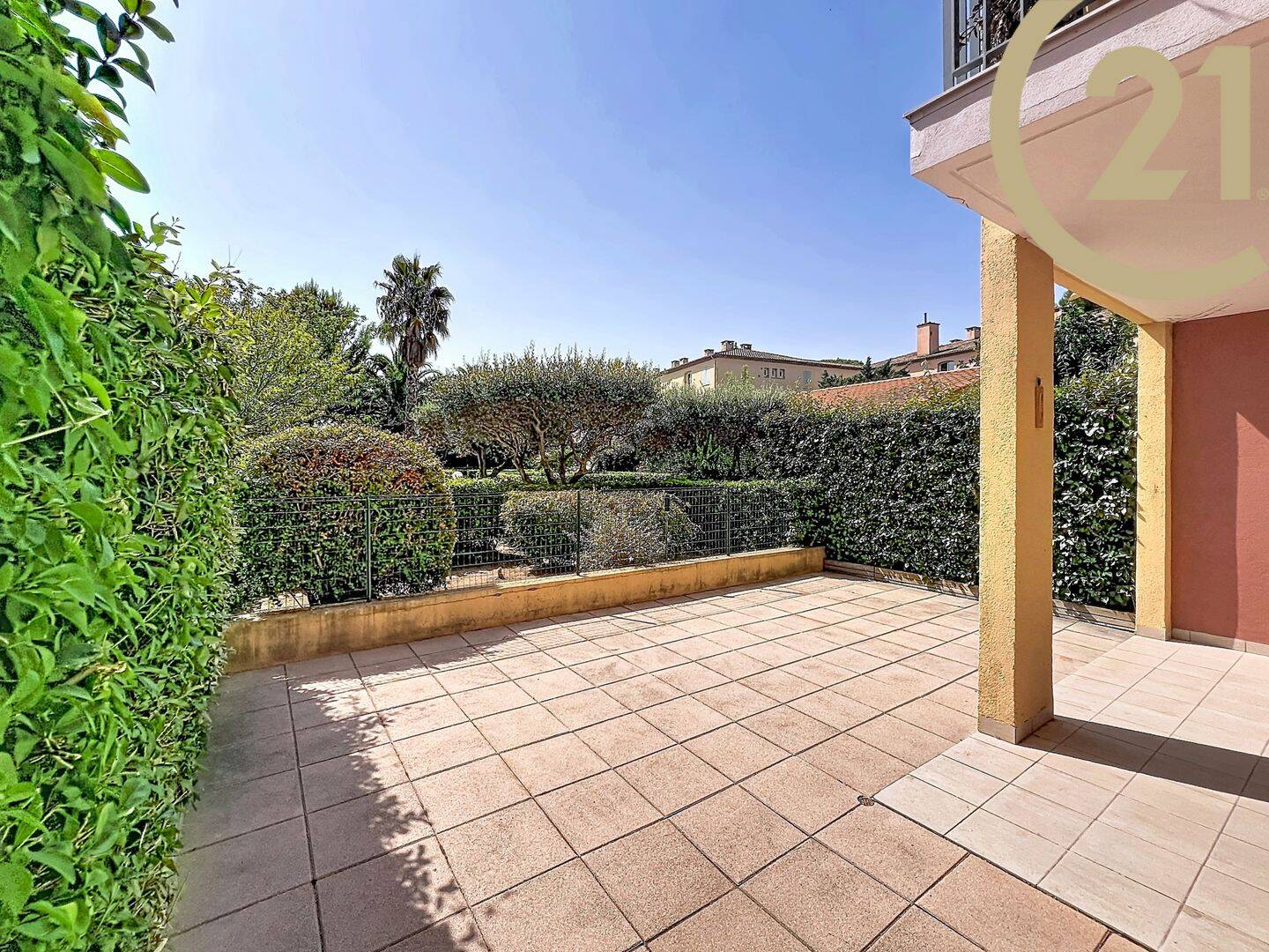 Appartement 2 pièces 47 m² · à Fréjus · 46,5 m² · 245 000 €