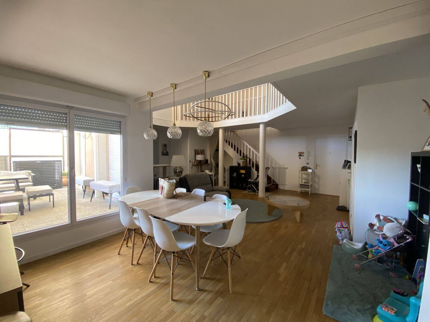 Appartement 5 pièces 115 m² · à Courbevoie · 114,7 m² · 735 000 €