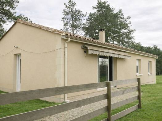 Maison de plain-pied à vendre 164 000 € 5 pièces 4 chambres 100 m² 1 650 m² de terrain La Force 24130