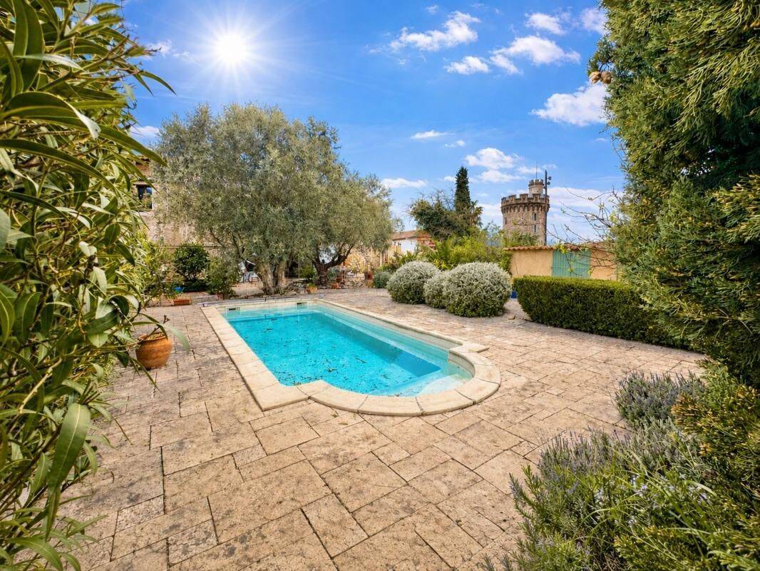 Maison 8 pièces 326 m² · à Ortaffa · 326 m² · 541 000 €
