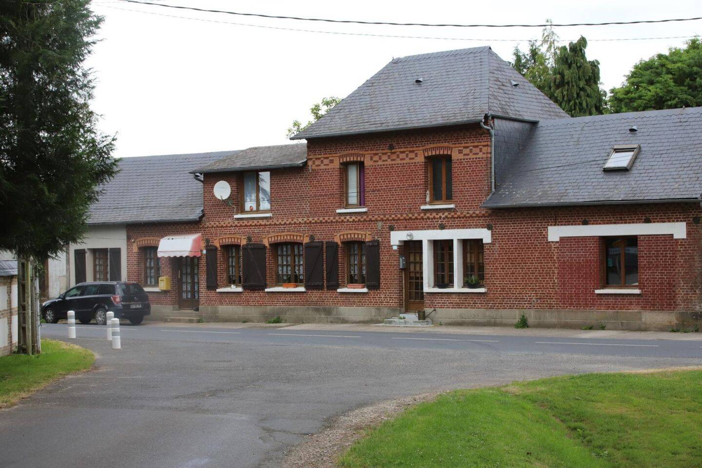 Appartement 10 pièces 270 m² · à Marques · 270 m² · 208 500 €