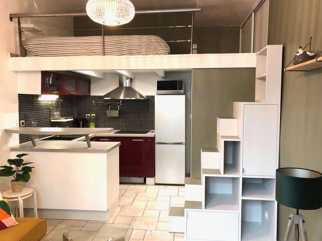 Appartement 1 pièce 25 m² · à Paris 10ème Arrondissement · 25 m² · 1 050 €