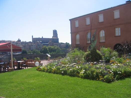 Appartement à louer 640 € 2 pièces 1 chambre 55 m² Étage 2/2 La Madeleine Albi 81000