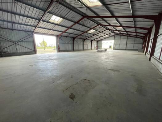 Local d'activités à vendre 366 100 € Richelieu 37120