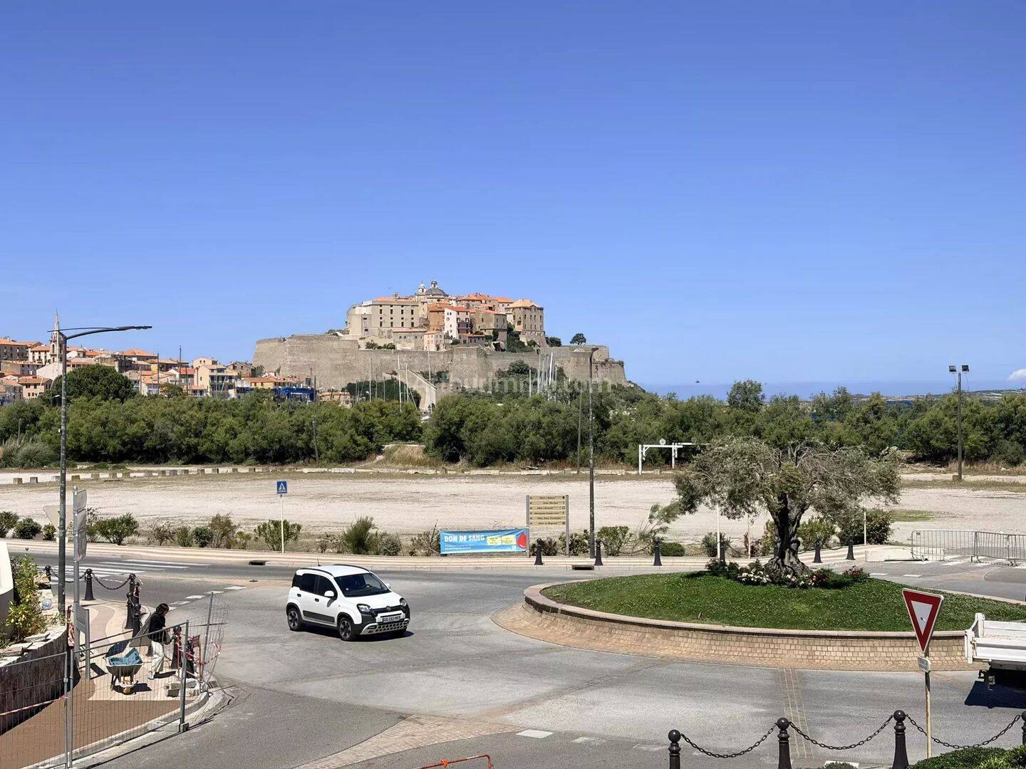 Appartement 2 pièces 57 m² · à Calvi · 57 m² · 285 000 €