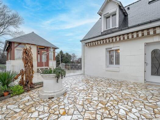 Maison à vendre 389 000 € 7 pièces 6 chambres 184 m² 498 m² de terrain Saint-Genouph 37510