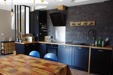 Appartement à louer 1 090 € 3 pièces 1 chambre 75 m² Sous le toit, Étage 3/3 La Guérinière Caen 14000